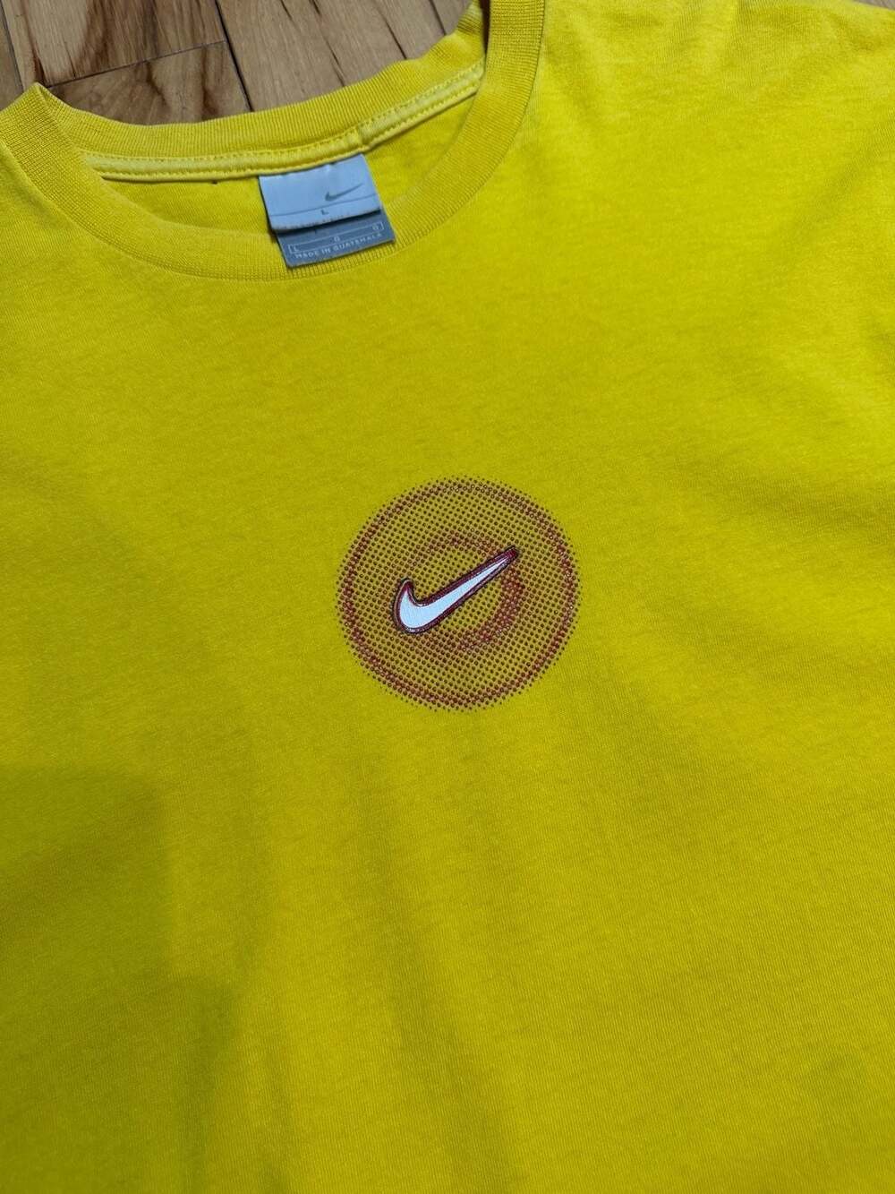 Vintage Y2K Yellow Nike Center Swoosh Graphic Tee - Picture 2 of 8